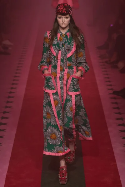 Look 64